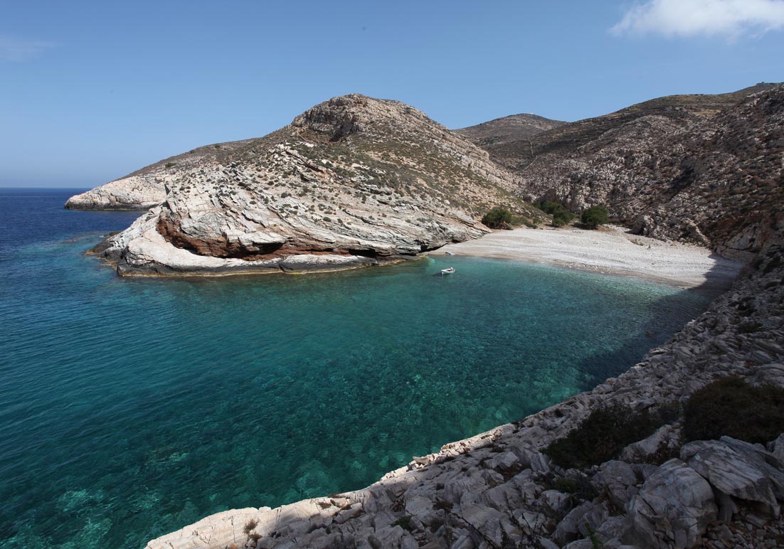 Folegandros - Livadaki Bucht - - Folegandros Folegandros - Livadaki Bucht - - Folegandros